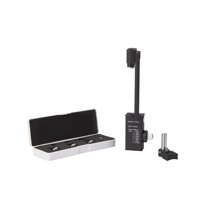 Why is the applanation tonometer particularly suitable for early screening and long-term monitoring of glaucoma?